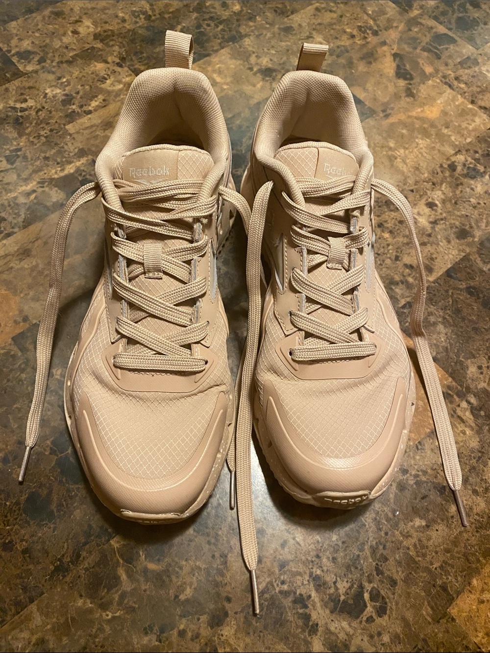 👟 Reebok Women's Pink Zig Vector Shoes